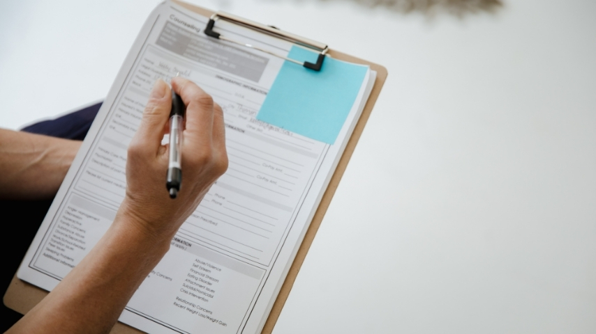 Examen Suivi de l’exécution et évaluation : validation des compétences pratiques et théoriques en formation professionnelle chez Europka Formation.