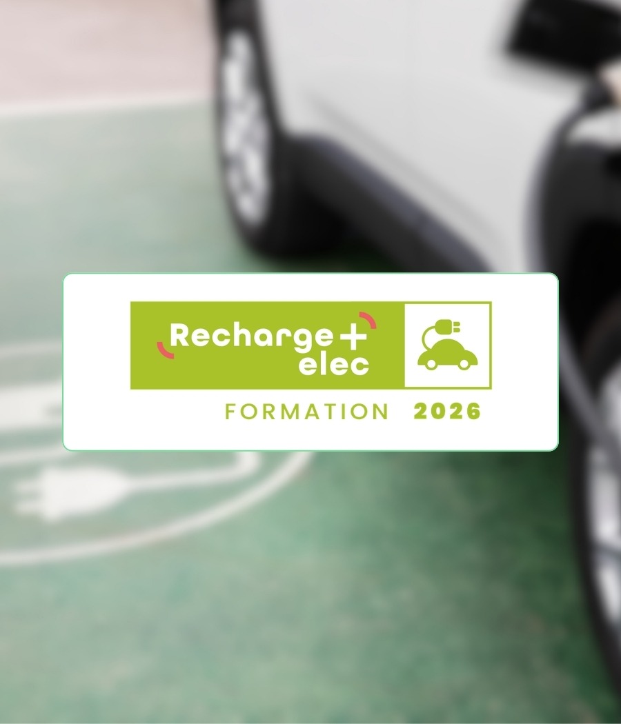 Logo Recharge + Elec de Qualit’EnR illustrant la certification IRVE proposée dans les formations Europka Formation.